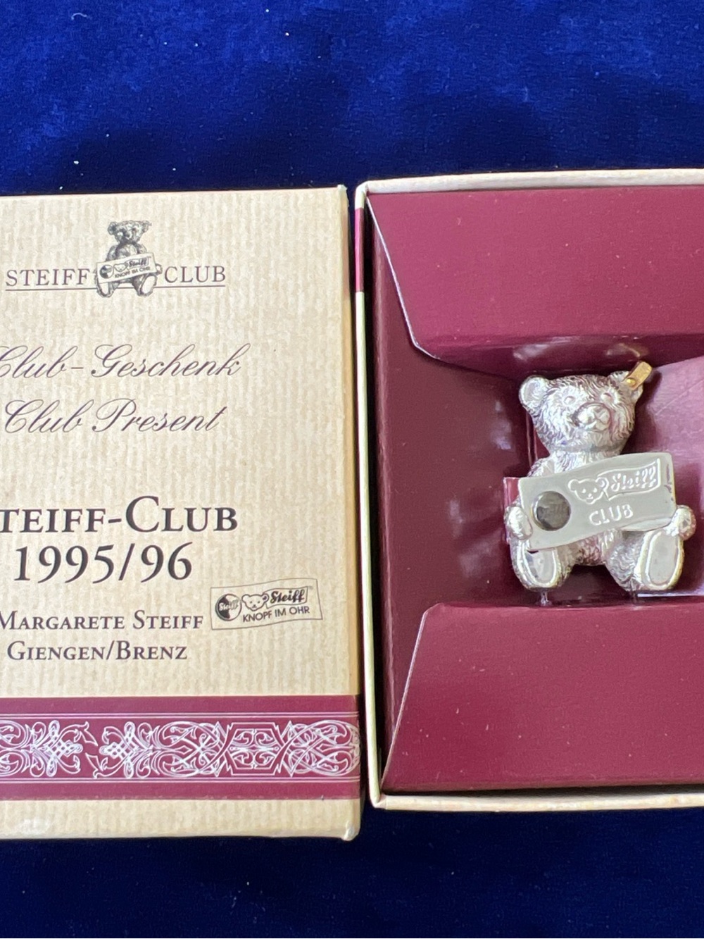 Steiff Club 1995/96 Silver Teddy Brooch - Silver
